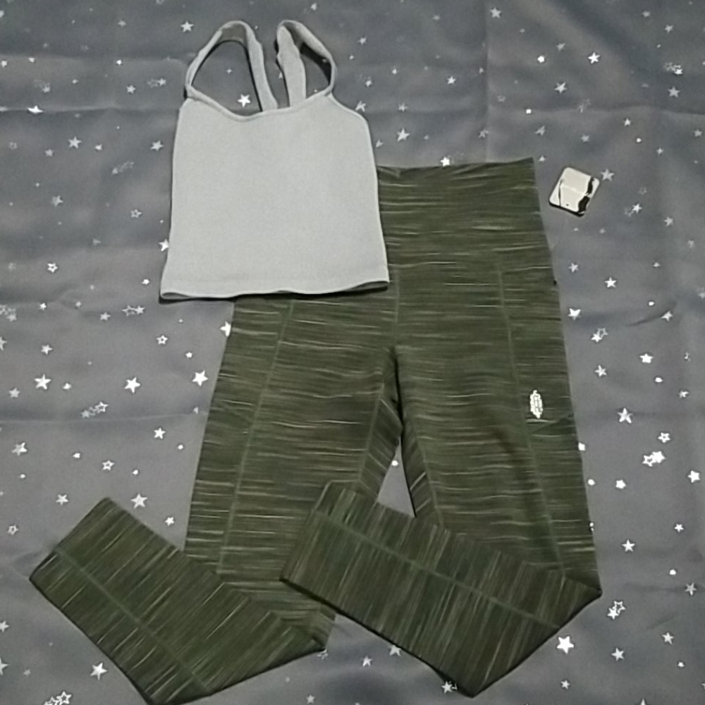 *SET*F/p MOVEMENT High-Rise Roller legging +Top